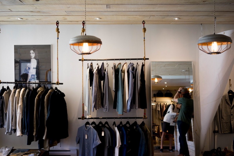 magasin-GRASSE-min_clothing_store_shop_boutique_men's_fashion_clothes_business_retail_shopping-1062572
